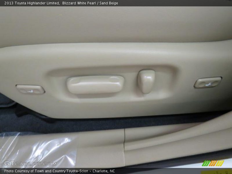 Blizzard White Pearl / Sand Beige 2013 Toyota Highlander Limited