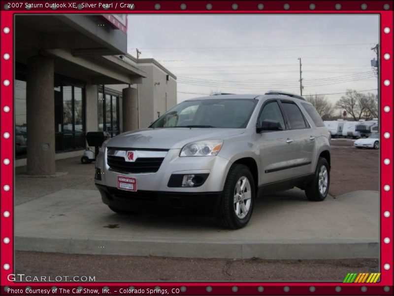 Silver Pearl / Gray 2007 Saturn Outlook XE