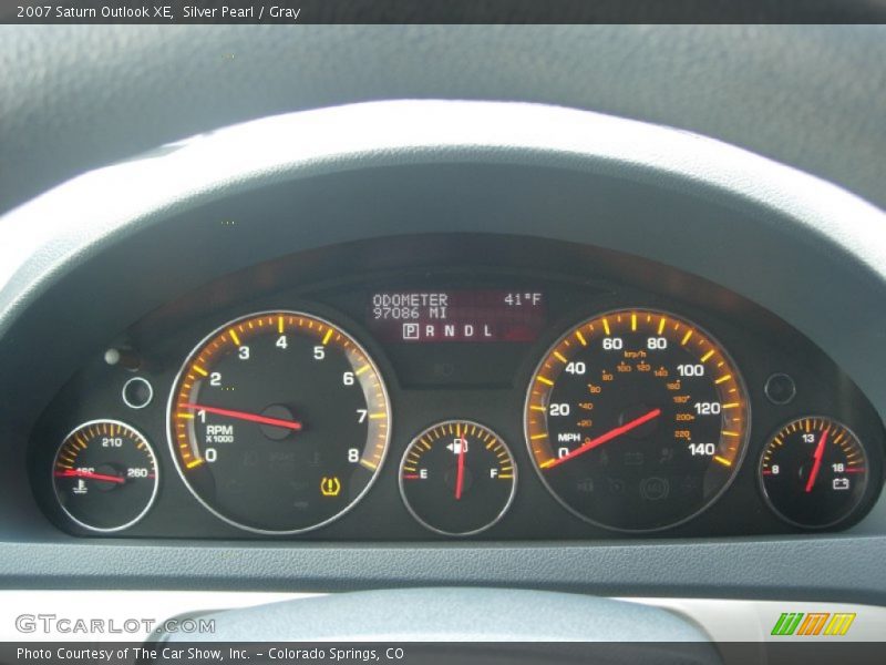 Silver Pearl / Gray 2007 Saturn Outlook XE
