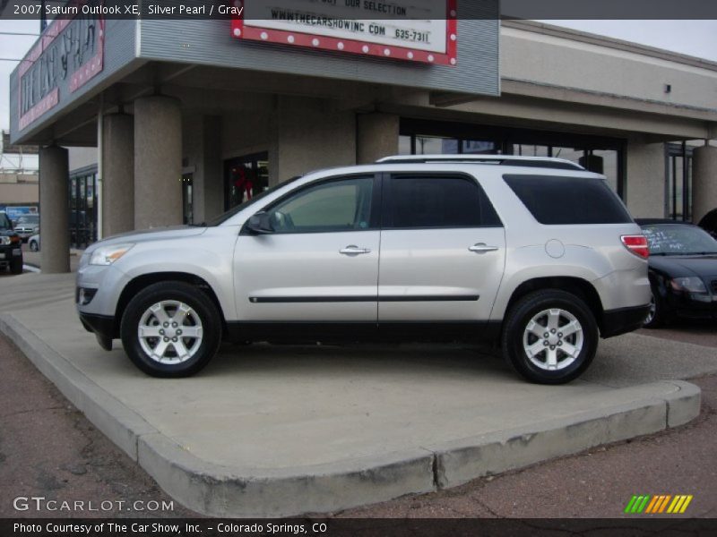 Silver Pearl / Gray 2007 Saturn Outlook XE