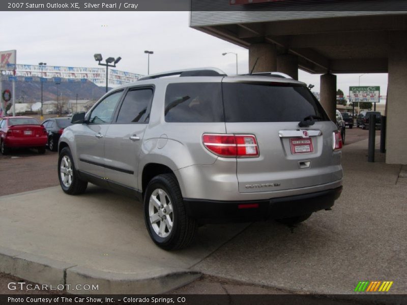 Silver Pearl / Gray 2007 Saturn Outlook XE