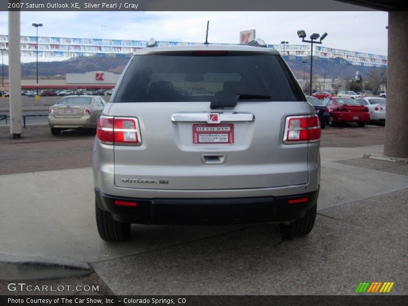 Silver Pearl / Gray 2007 Saturn Outlook XE