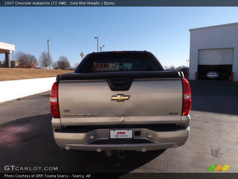 Gold Mist Metallic / Ebony 2007 Chevrolet Avalanche LTZ 4WD