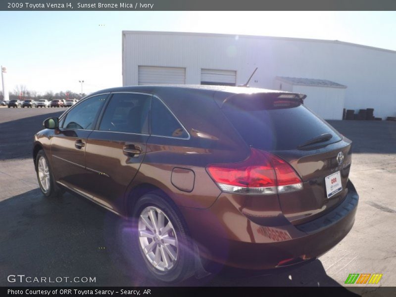 Sunset Bronze Mica / Ivory 2009 Toyota Venza I4