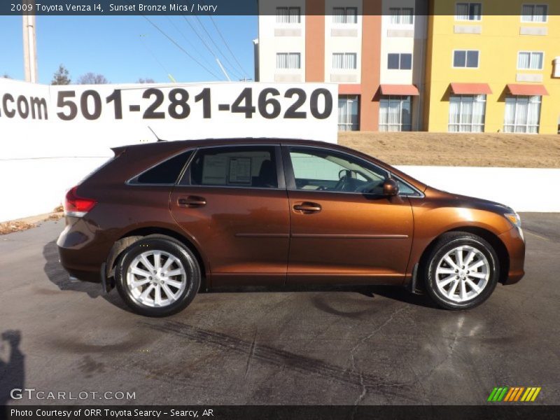 Sunset Bronze Mica / Ivory 2009 Toyota Venza I4