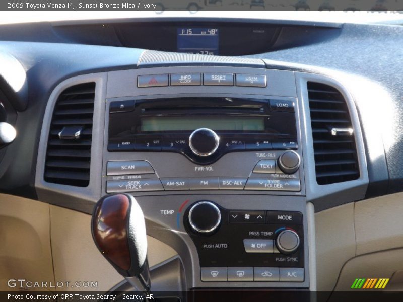 Sunset Bronze Mica / Ivory 2009 Toyota Venza I4