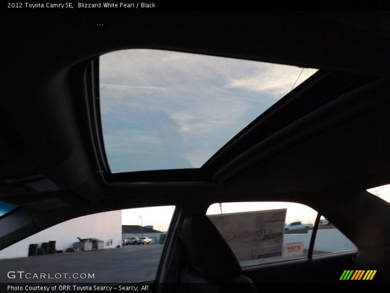Blizzard White Pearl / Black 2012 Toyota Camry SE