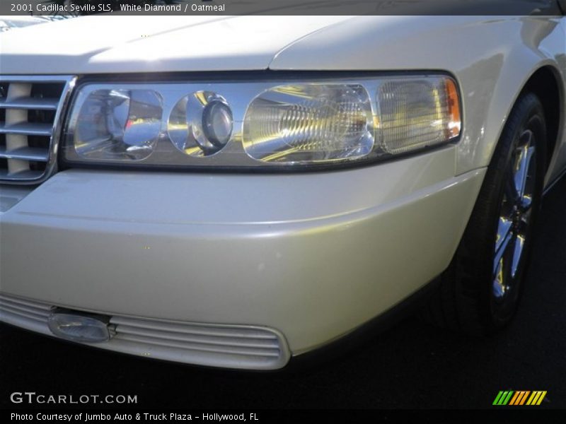 White Diamond / Oatmeal 2001 Cadillac Seville SLS