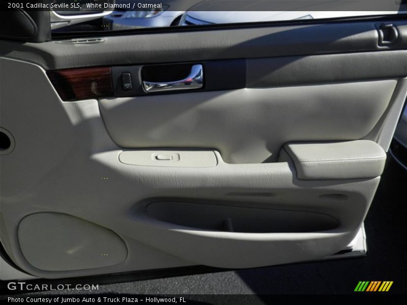 White Diamond / Oatmeal 2001 Cadillac Seville SLS