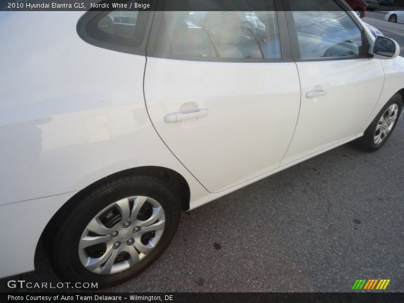 Nordic White / Beige 2010 Hyundai Elantra GLS