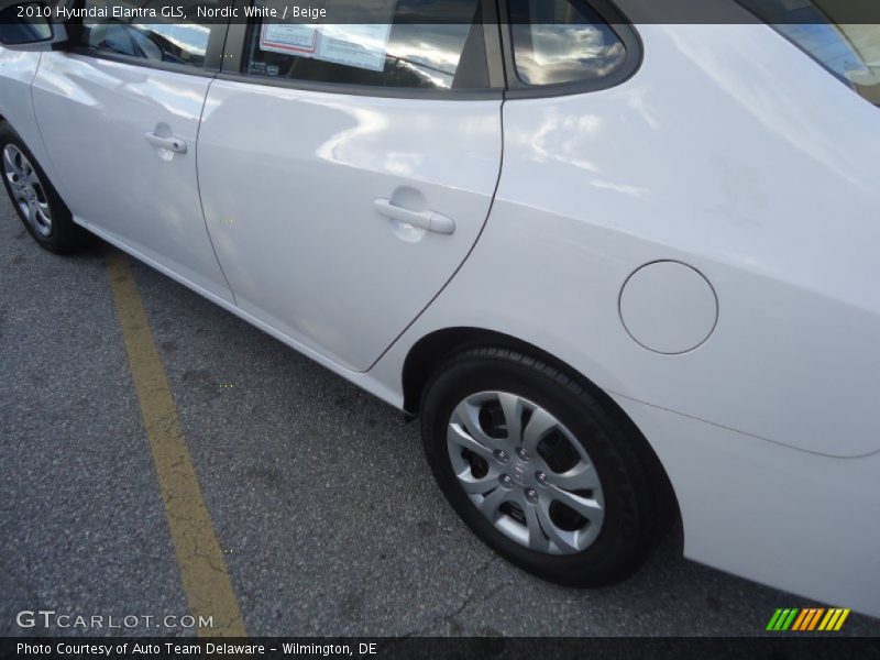 Nordic White / Beige 2010 Hyundai Elantra GLS