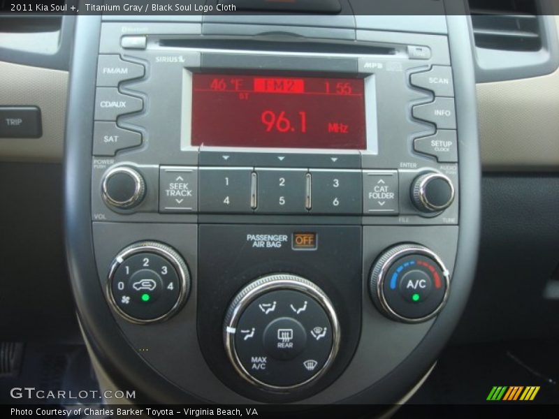 Titanium Gray / Black Soul Logo Cloth 2011 Kia Soul +