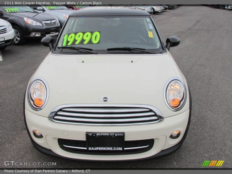 Pepper White / Carbon Black 2011 Mini Cooper Hardtop