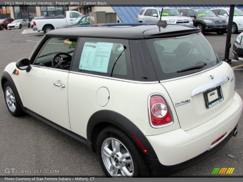 Pepper White / Carbon Black 2011 Mini Cooper Hardtop