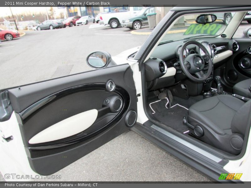 Pepper White / Carbon Black 2011 Mini Cooper Hardtop