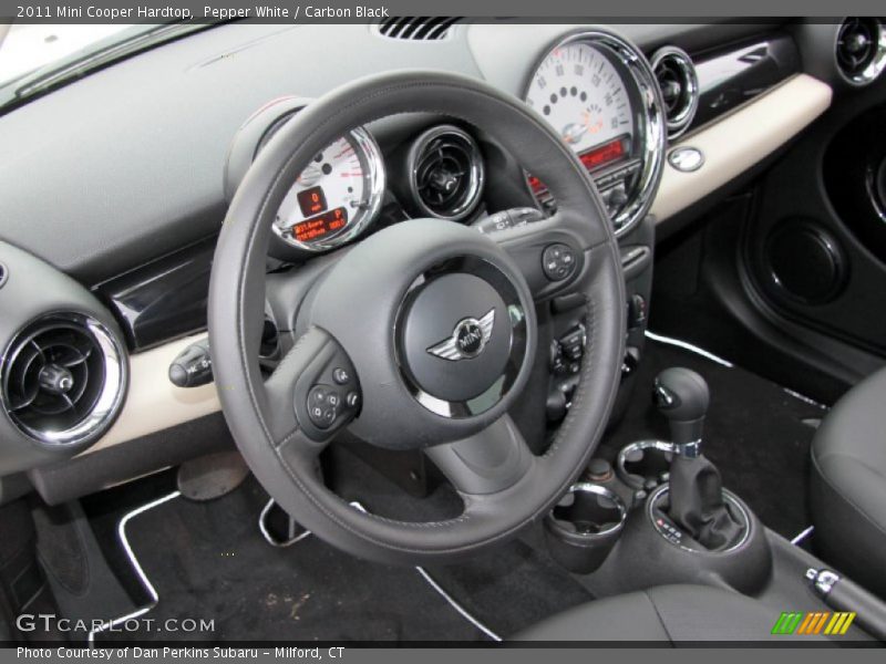 Pepper White / Carbon Black 2011 Mini Cooper Hardtop