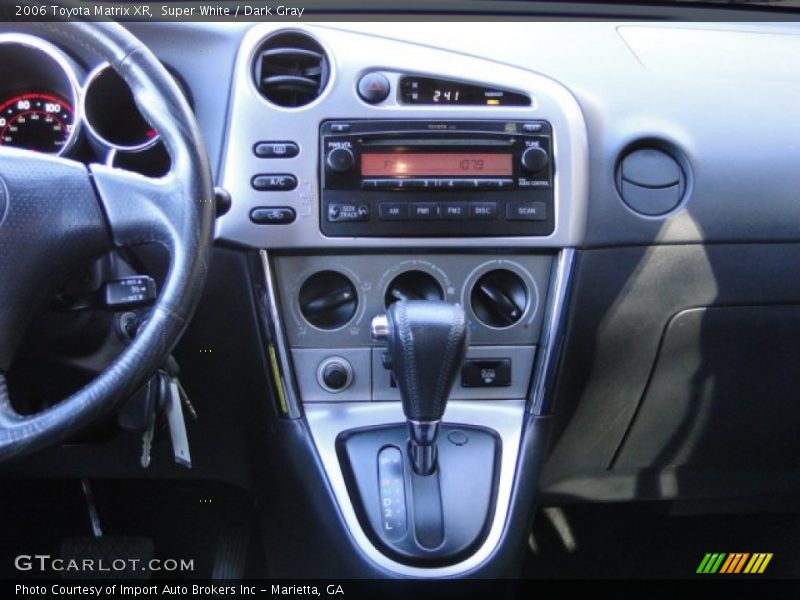 Super White / Dark Gray 2006 Toyota Matrix XR