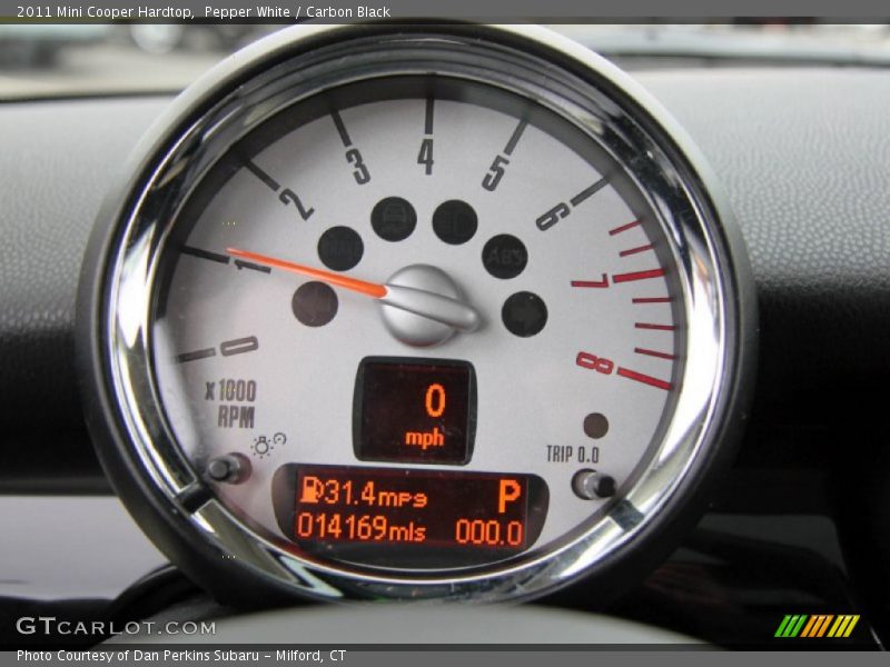 Pepper White / Carbon Black 2011 Mini Cooper Hardtop