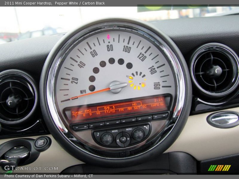 Pepper White / Carbon Black 2011 Mini Cooper Hardtop