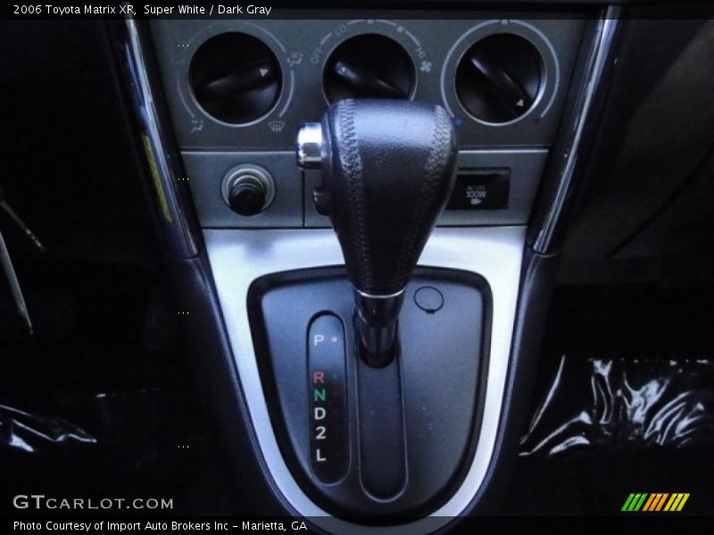 Super White / Dark Gray 2006 Toyota Matrix XR