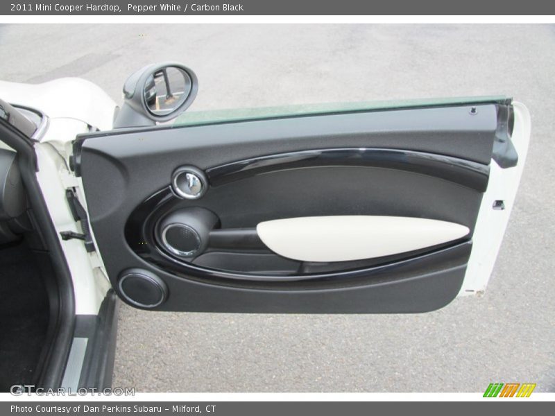 Pepper White / Carbon Black 2011 Mini Cooper Hardtop