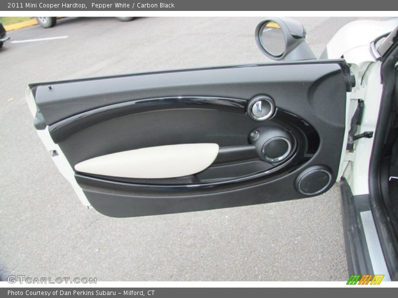 Pepper White / Carbon Black 2011 Mini Cooper Hardtop