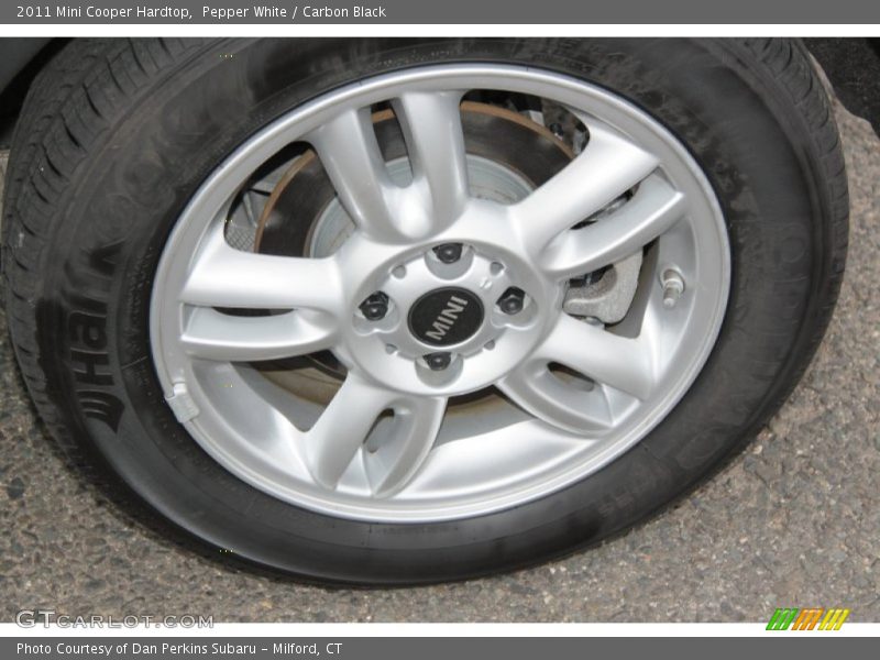 Pepper White / Carbon Black 2011 Mini Cooper Hardtop