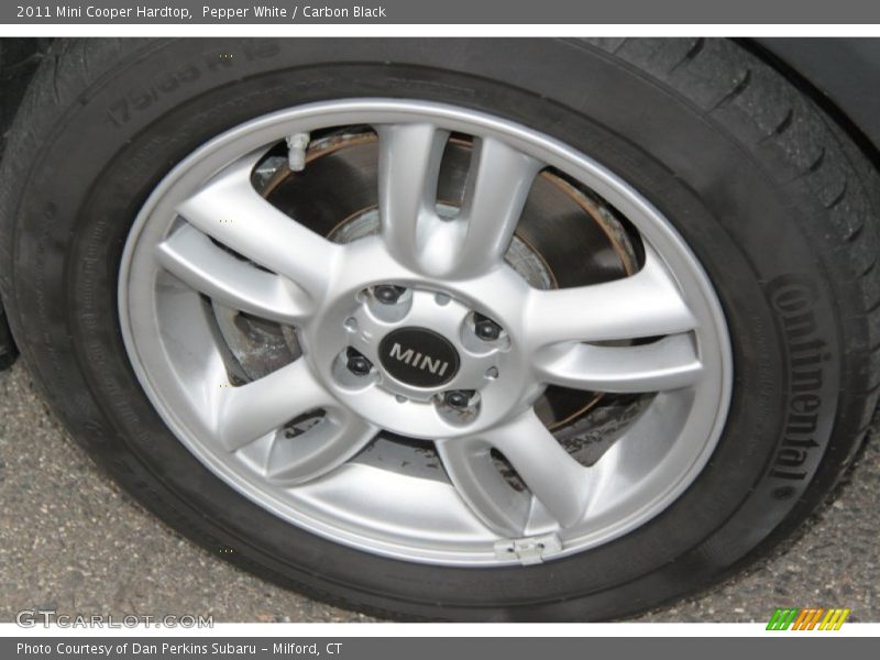 Pepper White / Carbon Black 2011 Mini Cooper Hardtop