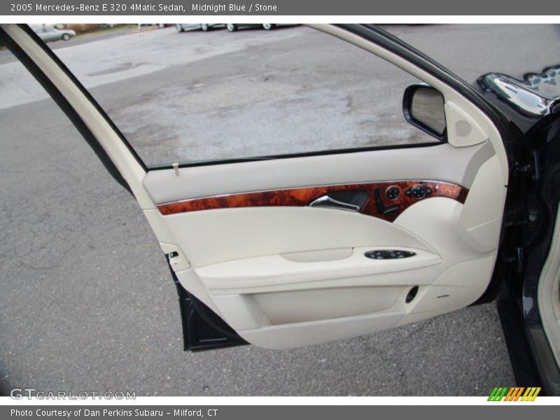 Door Panel of 2005 E 320 4Matic Sedan