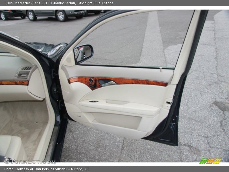 Door Panel of 2005 E 320 4Matic Sedan