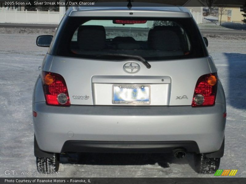 Silver Streak Mica / Dark Charcoal 2005 Scion xA