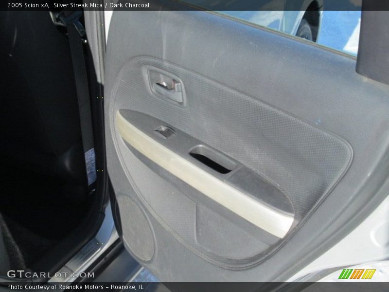 Silver Streak Mica / Dark Charcoal 2005 Scion xA
