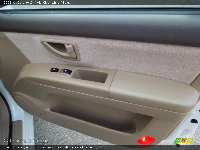 Clear White / Beige 2008 Kia Sorento LX 4x4