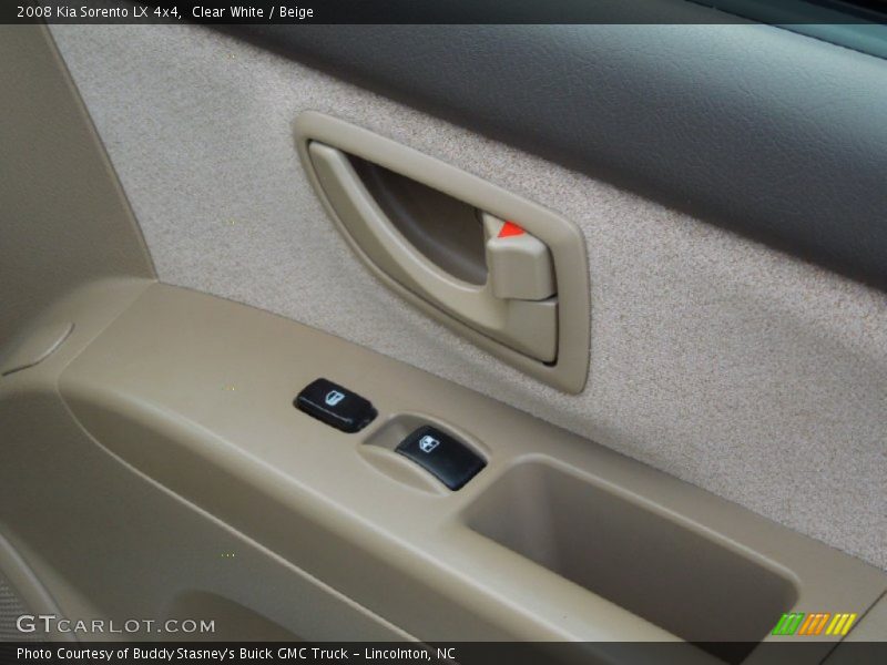 Clear White / Beige 2008 Kia Sorento LX 4x4