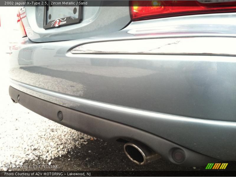 Zircon Metallic / Sand 2002 Jaguar X-Type 2.5