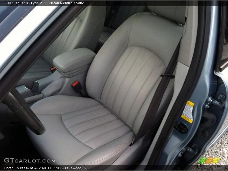 Zircon Metallic / Sand 2002 Jaguar X-Type 2.5