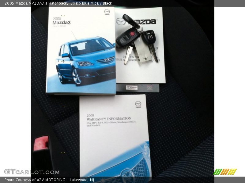 Strato Blue Mica / Black 2005 Mazda MAZDA3 s Hatchback