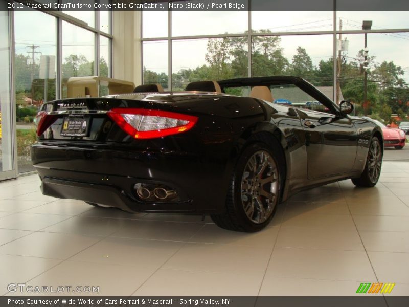 Nero (Black) / Pearl Beige 2012 Maserati GranTurismo Convertible GranCabrio