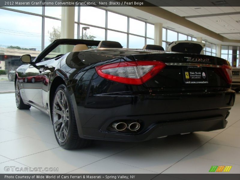 Nero (Black) / Pearl Beige 2012 Maserati GranTurismo Convertible GranCabrio