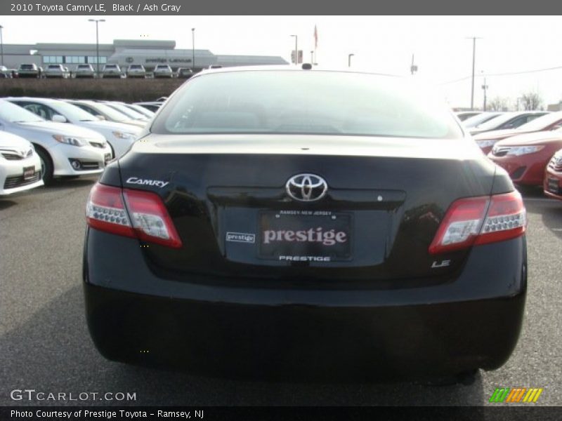 Black / Ash Gray 2010 Toyota Camry LE