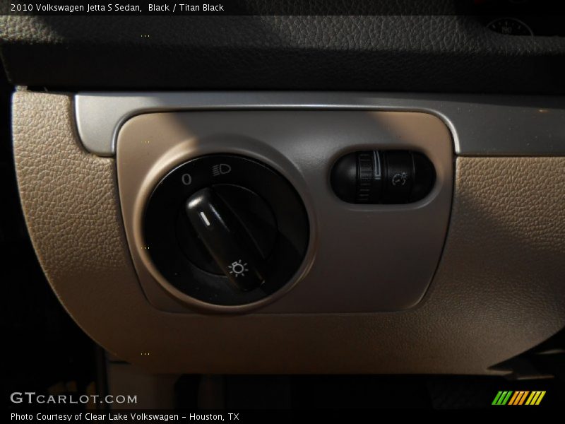 Black / Titan Black 2010 Volkswagen Jetta S Sedan