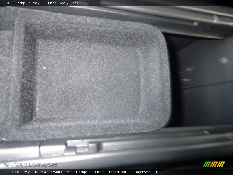 Bright Red / Black 2013 Dodge Journey SE