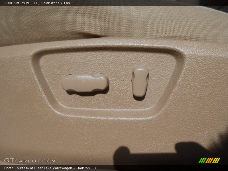 Polar White / Tan 2008 Saturn VUE XE
