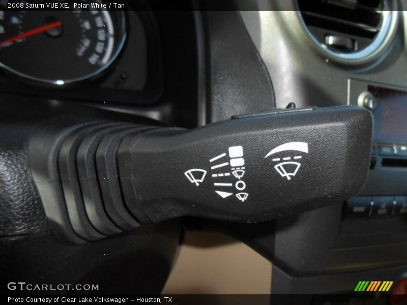 Polar White / Tan 2008 Saturn VUE XE