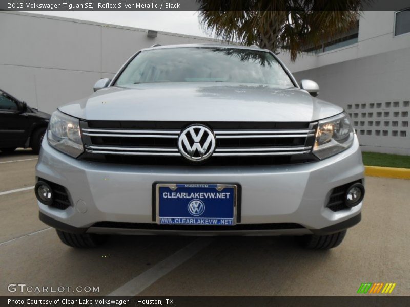 Reflex Silver Metallic / Black 2013 Volkswagen Tiguan SE