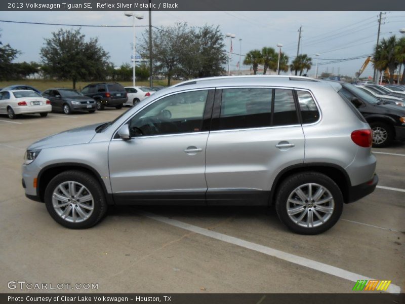 Reflex Silver Metallic / Black 2013 Volkswagen Tiguan SE
