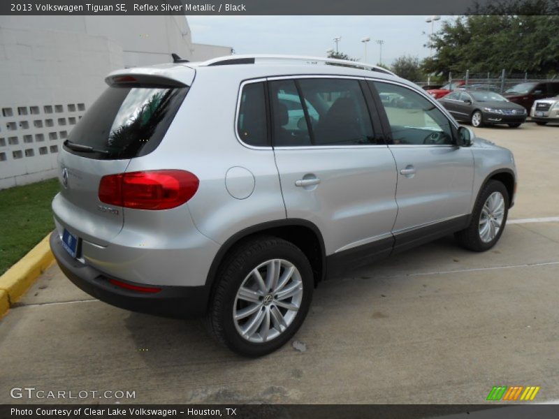 Reflex Silver Metallic / Black 2013 Volkswagen Tiguan SE