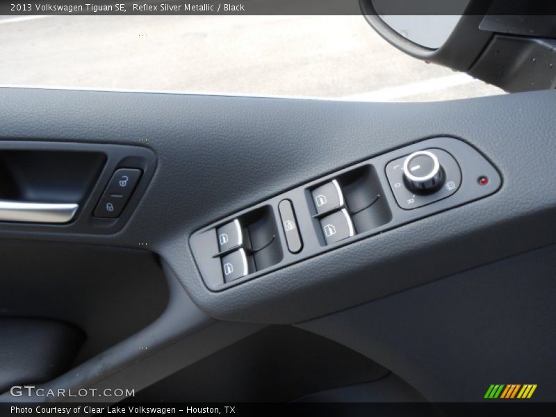 Reflex Silver Metallic / Black 2013 Volkswagen Tiguan SE