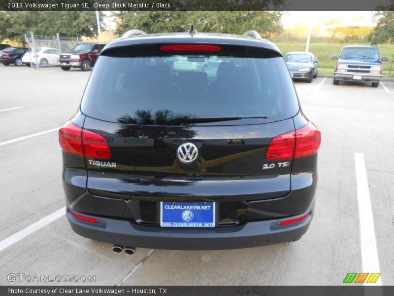 Deep Black Metallic / Black 2013 Volkswagen Tiguan SE