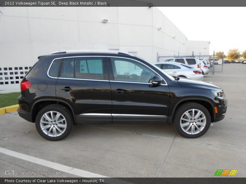 Deep Black Metallic / Black 2013 Volkswagen Tiguan SE